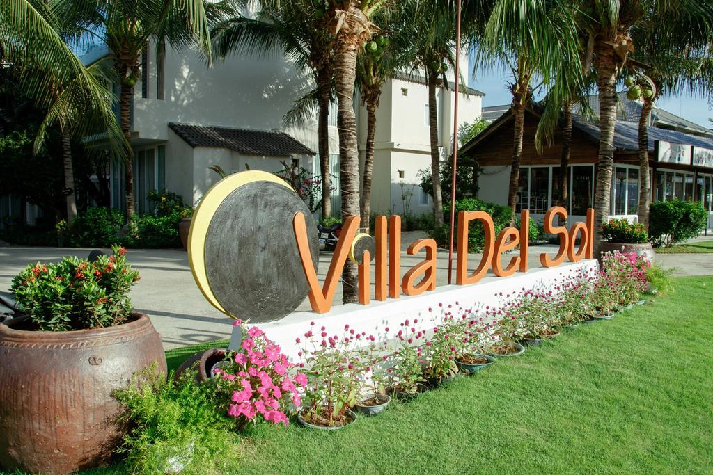 Villa-Del-Sol-Beach-Resort-Spa-Phan-Thiet-ivivu-1