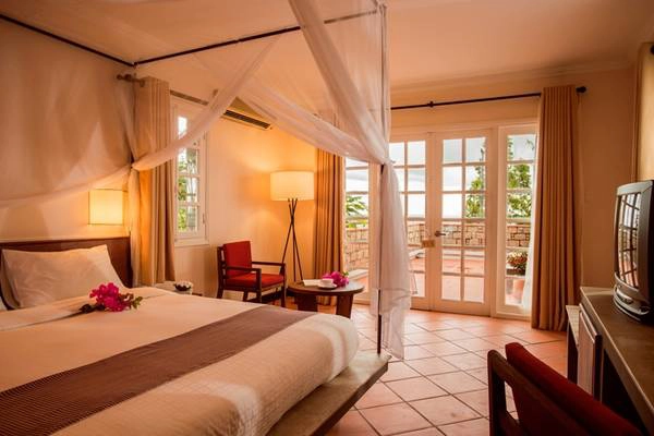 Phòng nghỉ ấm cúng, tiện nghi. Ảnh: victoriahotels.asia