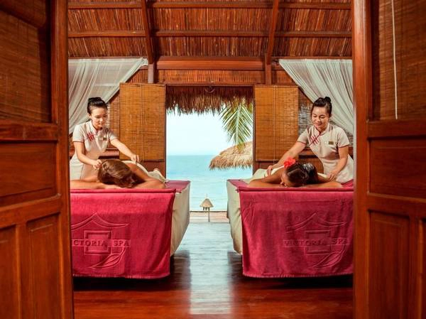 Các phương pháp trị liệu bao gồm mát xa, bấm huyệt, dưỡng thể bằng thuỷ sinh hoặc dưỡng chất của Spa sẽ giúp bạn xua tan những mệt mỏi sau một ngày dài hoạt động.