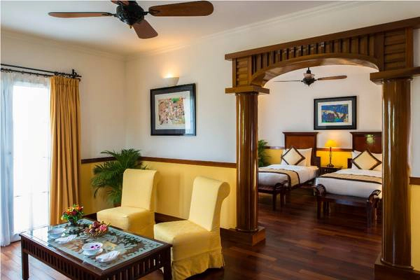Nội thất tinh tế, giản dị, nhưng không kém phần lôi cuốn. Ảnh: iVIVU.com Nội thất tinh tế, giản dị, nhưng không kém phần lôi cuốn. Ảnh: iVIVU.com