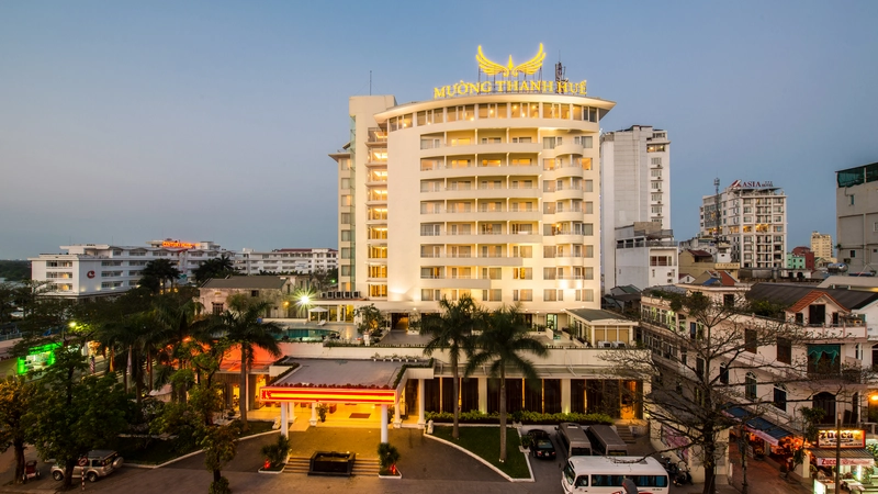 tan-huong-ky-nghi-yen-binh-voi-top-5-khach-san-hue-gia-chi-tu-732000-dong-ivivu-13
