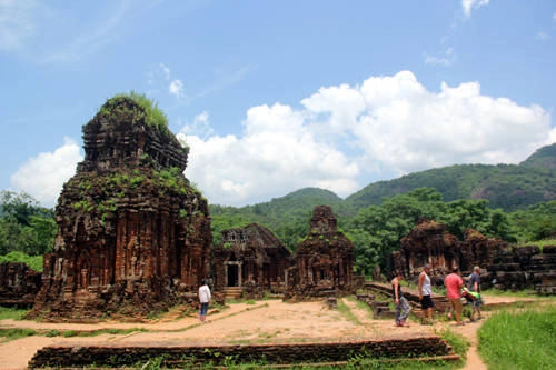 Mỹ Sơn được đánh giá cao về mặt kiến trúc, tuy nhiên chất lượng du lịch ở đây vẫn chưa được phát huy. Ảnh. Tiến Hùng. Mỹ Sơn được đánh giá cao về mặt kiến trúc, tuy nhiên chất lượng du lịch ở đây vẫn chưa được phát huy. Ảnh. Tiến Hùng.