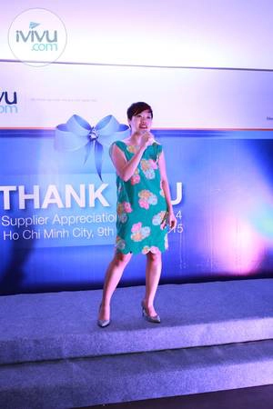 Chị Đỗ Thị Thúy Hằng - CEO iVIVU.com phát biểu. Chị Đỗ Thị Thúy Hằng - CEO iVIVU.com phát biểu.