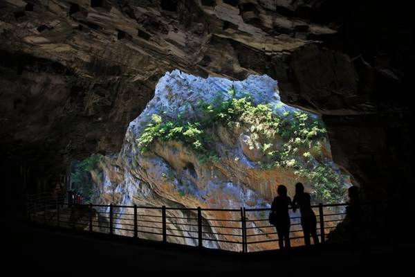 taroko-gorge-noi-bau-troi-rai-mau-xanh-tren-da-ivivu-8