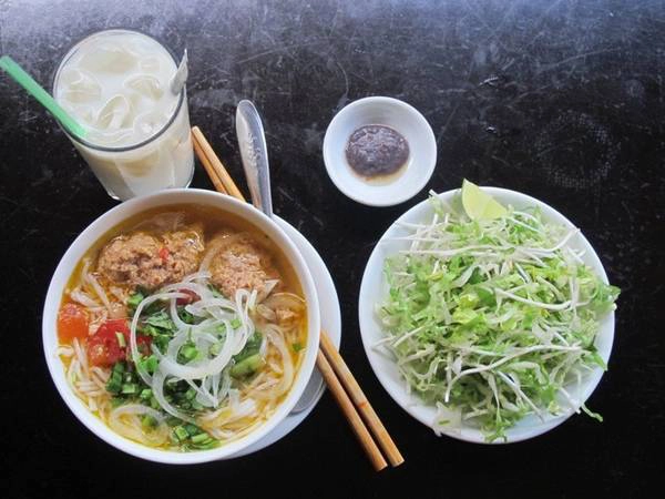 Tô bún riêu thơm ngon. Ảnh: tournhatrang Tô bún riêu thơm ngon. Ảnh: tournhatrang
