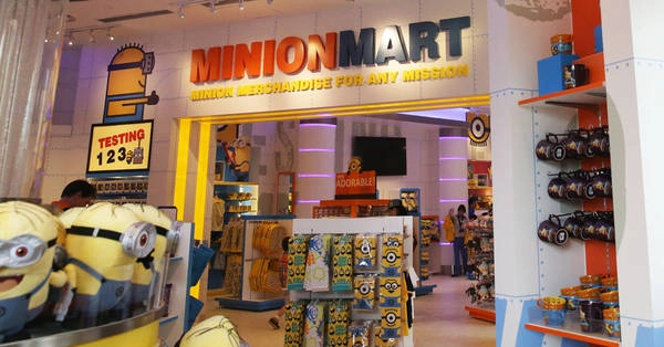 Cửa hàng Minion Mart tại khu vực Hollywood. Cửa hàng Minion Mart tại khu vực Hollywood.