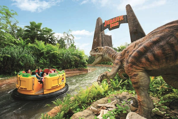 Trò chơi Jurassic Park Rapids Adventure. Ảnh: iVIVU.com Trò chơi Jurassic Park Rapids Adventure. Ảnh: iVIVU.com