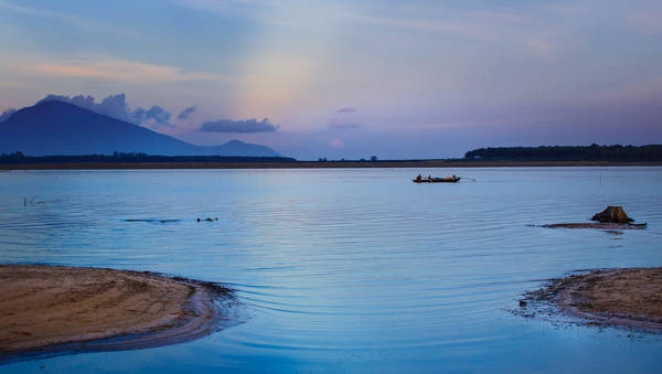 Mênh mông hồ Dầu Tiếng. Ảnh: Thanh Liêm/flickr.com