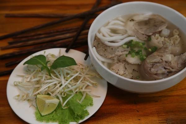 Tô bánh canh Trảng Bàng thơm ngon. Ảnh: Phunuhiendai