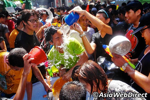 Tết Songkran được diễn ra từ ngày 13 - 15/4 hàng năm.