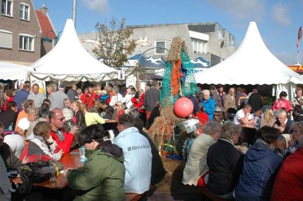 Lễ hội ẩm thực “Texel Culinair” diễn ra tại làng De Koog vào tháng 9 hằng năm - Ảnh: texel.net Lễ hội ẩm thực “Texel Culinair” diễn ra tại làng De Koog vào tháng 9 hằng năm - Ảnh: texel.net