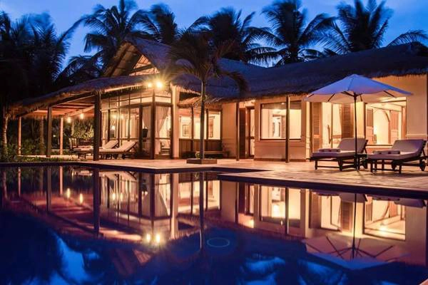 Khách sạn được thiết kế theo hướng không gian mở, đậm hơi thở gió của biển cùng những chiếc võng ru êm xua tan mọi căng thẳng. Ảnh: victoriahotels