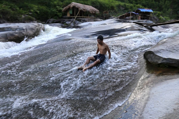 Trượt thác.