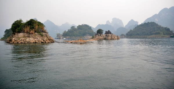 Thác Bờ - Ảnh: Phạm Tô Chiêm Thác Bờ - Ảnh: Phạm Tô Chiêm