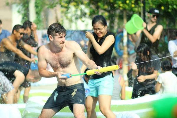 songkran-sai-gon-ivivu-3