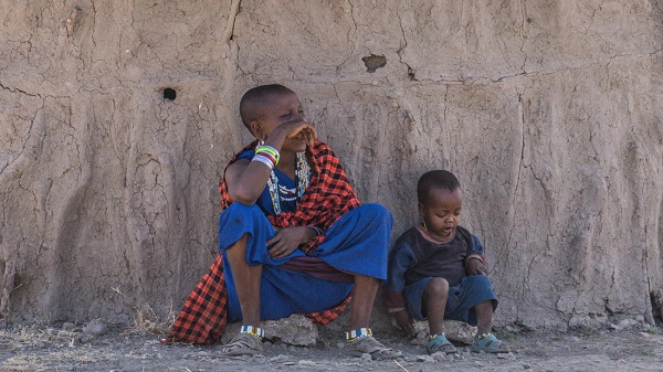 Nhà của người Maasai làm hoàn toàn bằng đất nung Nhà của người Maasai làm hoàn toàn bằng đất nung