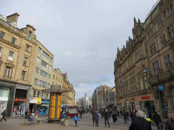 Một kiểu kiến trúc đặc trưng ở Sheffield - Ảnh: KIM NGÂN Một kiểu kiến trúc đặc trưng ở Sheffield - Ảnh: KIM NGÂN