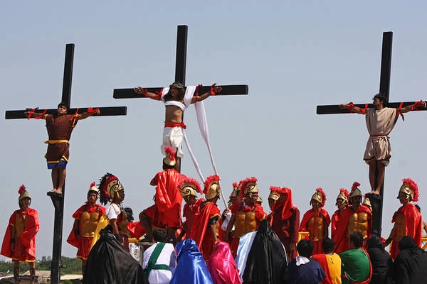 Du lịch Philippines - Ngày thứ sáu Tuần Thánh - Crucifixion Re-Enactment - iVIVU.com