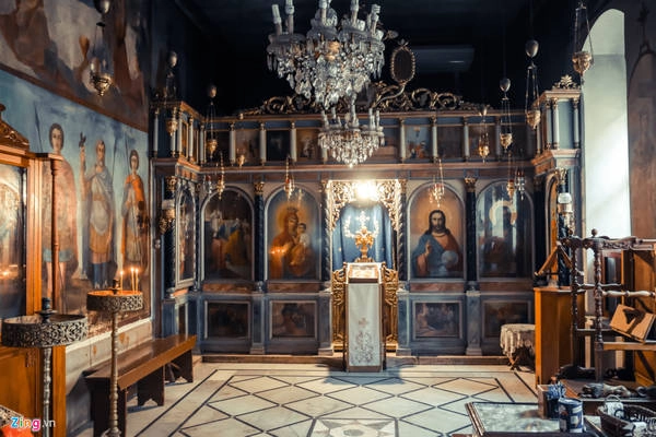 Gần như mọi nơi trong thành phố cổ này đều có những thánh tích liên quan đến Chúa Jesus và cuộc sống cũng như quá trình làm việc của Người.