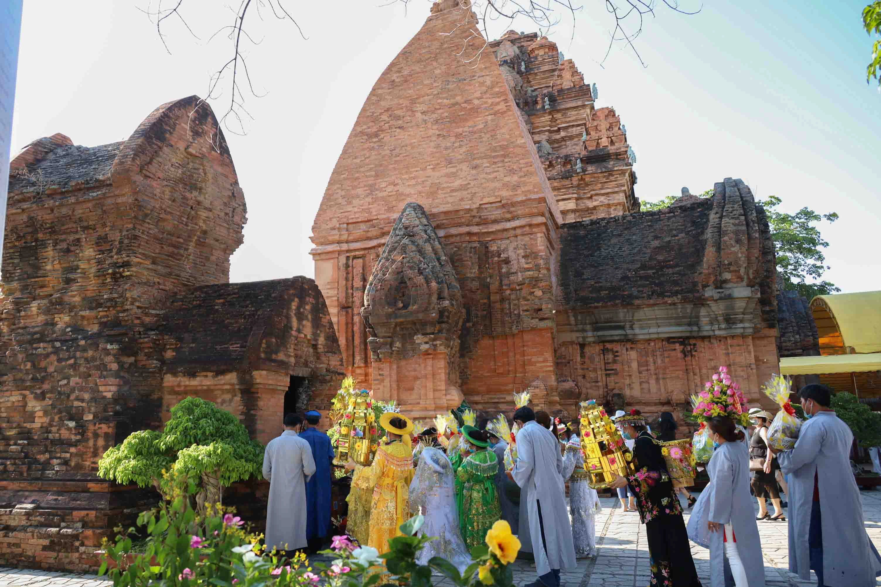 Lễ hội tháp Bà Po Nagar. Ảnh: baokhanhhoa