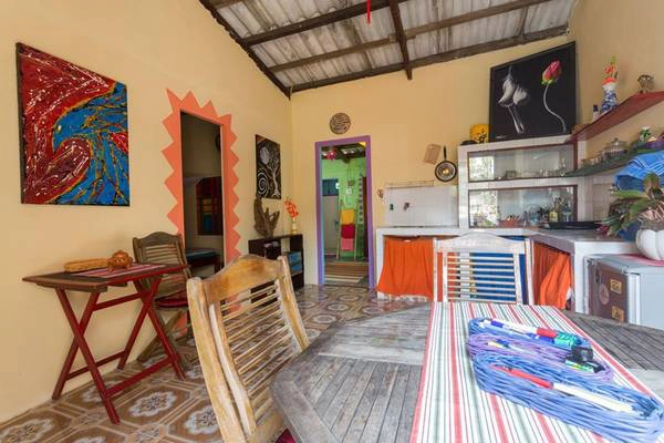 Du khách có thể sử dụng nhà bếp để nấu ăn, pha trà hay pha cà phê. Ảnh: Facebook The Hoi An Hippie House Du khách có thể sử dụng nhà bếp để nấu ăn, pha trà hay pha cà phê. Ảnh: Facebook The Hoi An Hippie House