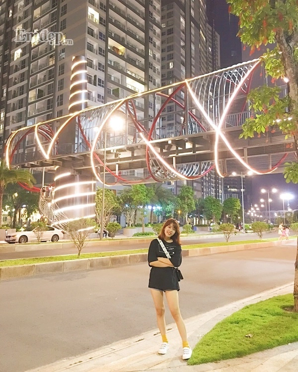theo-chan-co-gai-tre-kham-pha-tron-ven-landmark-81-toa-nha-cao-nhat-viet-nam-va-dong-nam-a-ivivu-15