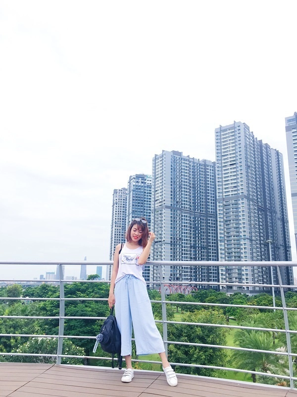 theo-chan-co-gai-tre-kham-pha-tron-ven-landmark-81-toa-nha-cao-nhat-viet-nam-va-dong-nam-a-ivivu-7