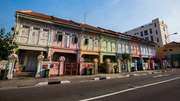 Hãy đắm mình vào không gian văn hóa Peranakan khi đến thăm Katong và Joo Chiat.