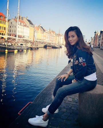 Vẻ đẹp của thủ đô Đan Mạch khiến Trương Ngọc Ánh càng tò mò và say mê khám phá. Vẻ đẹp của thủ đô Đan Mạch khiến Trương Ngọc Ánh càng tò mò và say mê khám phá.