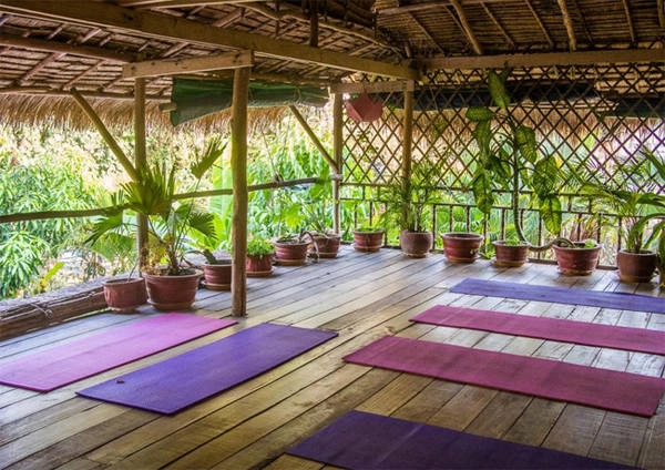 thi-tran-kampot-yen-binh-o-campuchia-ivivu-2