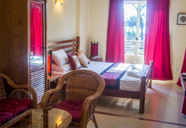 thi-tran-kampot-yen-binh-o-campuchia-ivivu-3