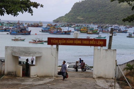 Với tinh thần vượt khó, quân và dân trên đảo Thổ Chu đồng sức, đồng lòng nỗ lực phát triển kinh tế, gắn với việc bảo vệ chủ quyền biển đảo thiêng liêng của Tổ quốc.