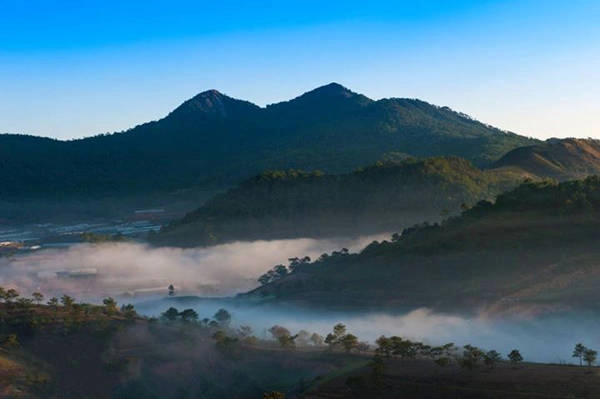 Bình minh tuyệt đẹp ở Lang Biang. Ảnh: Josephine Hương Giang Bình minh tuyệt đẹp ở Lang Biang. Ảnh: Josephine Hương Giang