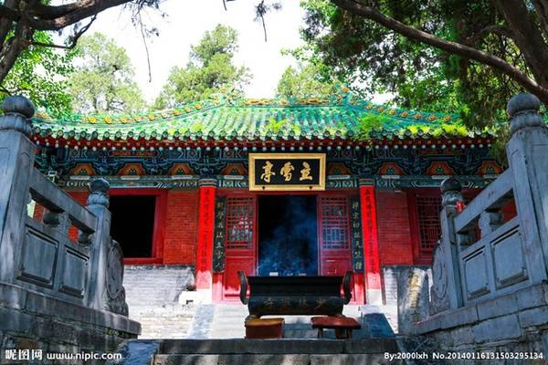 Thiếu Lâm Tự còn rất nhiều công trình đáng chú ý như Lập Tuyết Đình - phòng của Đạt Ma sư tổ, La Hán điện với bức bích họa mô tả 500 vị La Hán. Ảnh: Nipic. Thiếu Lâm Tự còn rất nhiều công trình đáng chú ý như Lập Tuyết Đình - phòng của Đạt Ma sư tổ, La Hán điện với bức bích họa mô tả 500 vị La Hán. Ảnh: Nipic.