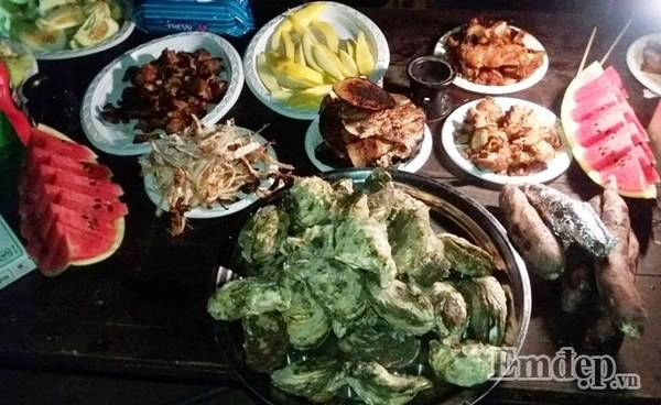 Các món ăn hải sản hấp dẫn. Các món ăn hải sản hấp dẫn.