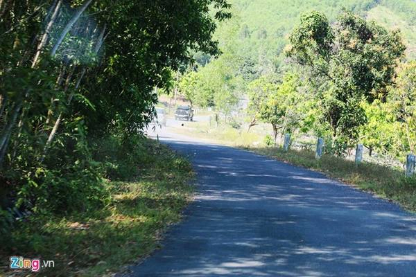 Quãng đường 37 km lên đỉnh Hòn Bà tuyệt đẹp và cuốn hút với thiên nhiên hùng vĩ, những khúc cua tay áo, dốc dựng đứng.