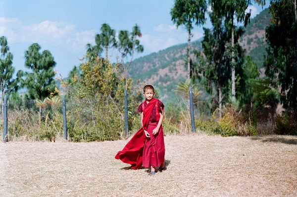 thuoc-phim-tuyet-dep-ve-bhutan-qua-ong-kinh-cua-thay-giao-viet-ivivu-12
