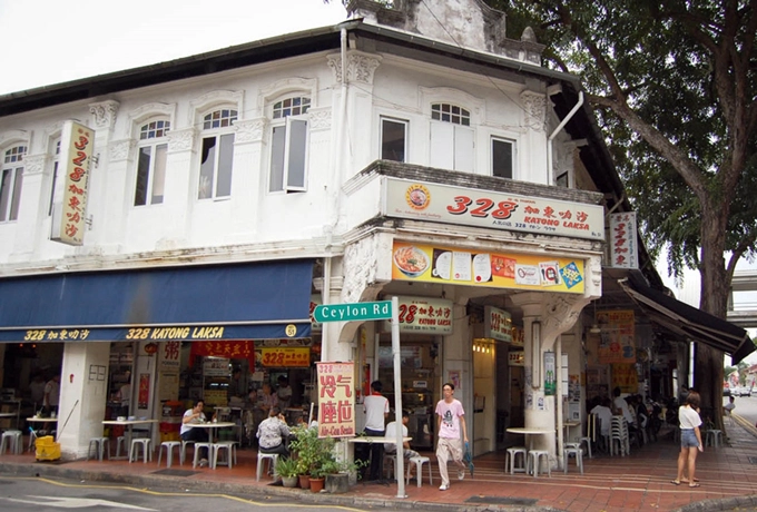 tiem-mi-thu-hut-nhieu-minh-tinh-den-an-nhat-o-singapore-ivivu-1