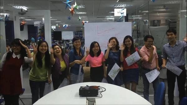 Những nụ cười rực rỡ của các thành viên trong team Market.