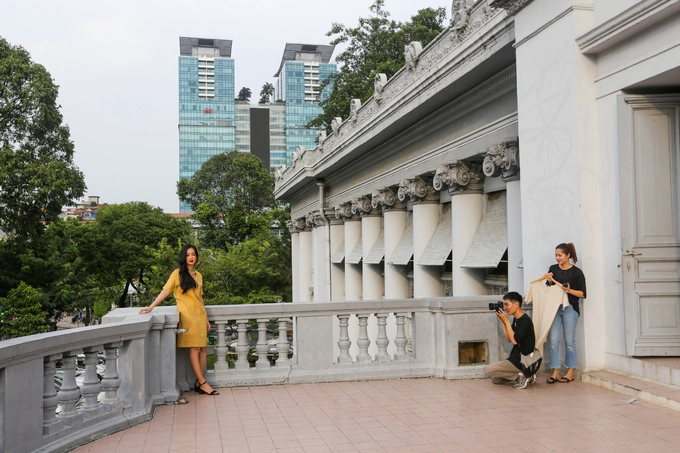 Mức vé vào bảo tàng tham quan là 30.000 đồng một người. Khách có nhu cầu chụp ảnh mua thêm vé chụp 20.000 đồng. Mức vé vào bảo tàng tham quan là 30.000 đồng một người. Khách có nhu cầu chụp ảnh mua thêm vé chụp 20.000 đồng.