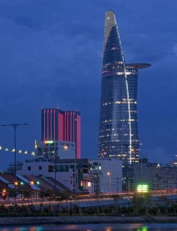 16. Tháp tài chính Bitexco, TP HCM, Việt Nam toa- thap-hoa-sen-sai-gon-lot-top-20-cong-trinh-the-ky-ivivu-16