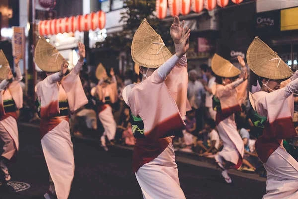 Khi tới thăm Nhật Bản lần đầu vào tháng 4/2016, nhiếp ảnh gia người Brazil Gerald Figueras hoàn toàn bị chinh phục bởi con người và văn hóa nơi đây. Anh quyết tâm quay lại sớm nhất có thể.