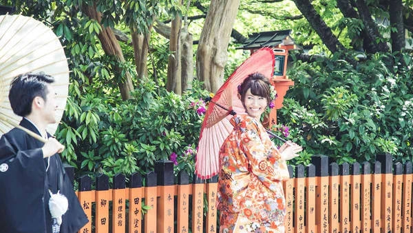 Một dự án phụ của Figueras - "Photo My Tokyo" - giúp du khách ghi lại những trải nghiệm tại khu trung tâm nhộn nhịp theo góc nhìn chân thực nhất có thể.