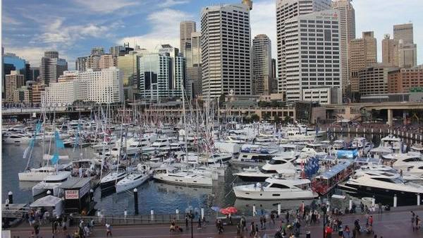 Cảng biển Darling Harbour Sydney - một khu vực giải trí lớn gần khu trung tâm thương mại Sydney.