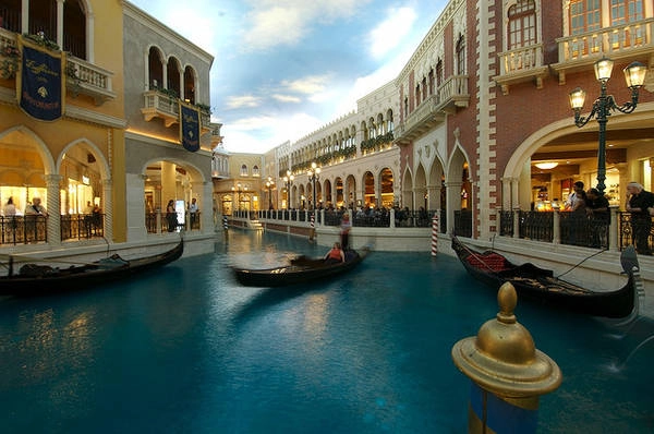 top-10-cool-unusual-hotels-las-vegas-venetian-ivivu