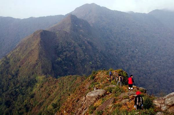 Để chinh phục đỉnh Tà Xùa, với thể lực khá sẽ mất 3 ngày 2 đêm. Để chinh phục đỉnh Tà Xùa, với thể lực khá sẽ mất 3 ngày 2 đêm.