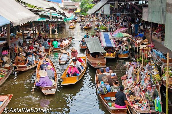 Chợ nổi Damnoen Saduak của tỉnh Ratchaburi, là điểm đến mà bất cứ khách du lịch Thái Lan nào cũng không thể bỏ qua.
