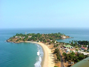 Bãi biển ở Freetown, Sierra Leone - iVIVU.com