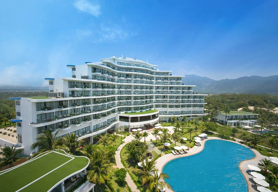 3-resort-cam-ranh-nha-trang-ivivu-1