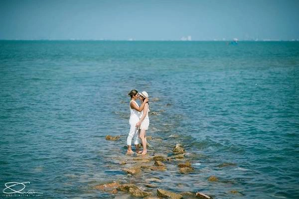 Nhiều cặp đôi cũng lựa chọn nơi đây làm địa điểm chụp hình cưới. Ảnh: Quanlightwriter.photography Nhiều cặp đôi cũng lựa chọn nơi đây làm địa điểm chụp hình cưới. Ảnh: Quanlightwriter.photography
